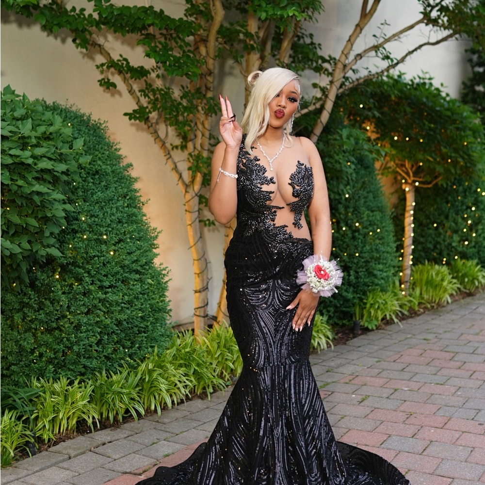 Elegant black prom dress